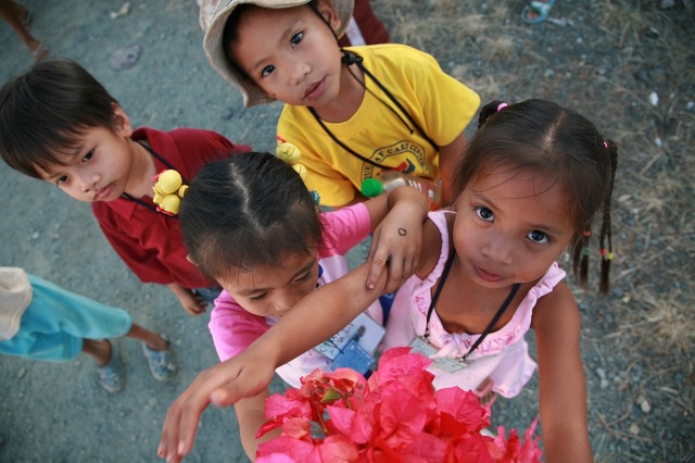 필리핀 안티폴로시티 아이들 사진